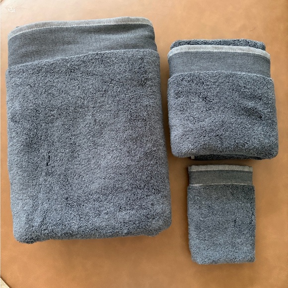 NWT West Elm Plush Fibrosoft™ Towel Set - Set of 3 - Picture 2 of 5